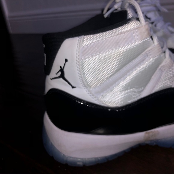 NIKE Jordan Retro Concord 11